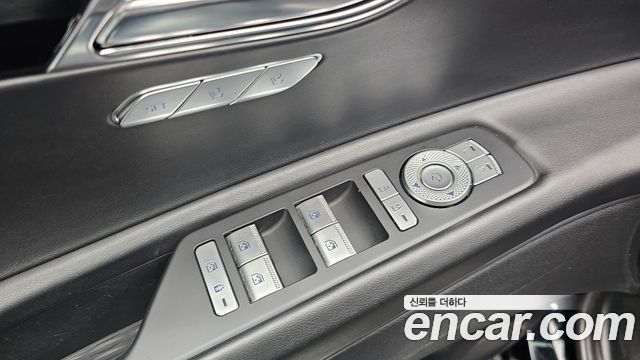 Genesis GV80 2020 — photo 29