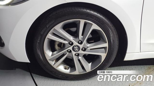 Hyundai AVANTE 2016 — photo 5