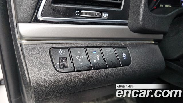 Hyundai AVANTE 2016 — photo 16