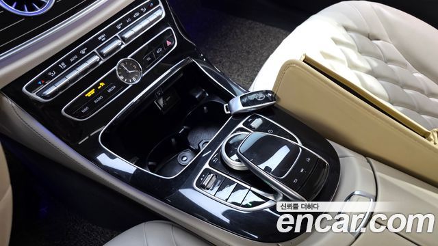 Mercedes-Benz CLS-Class 2019 — photo 25