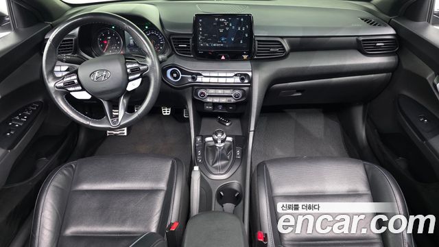 Hyundai Veloster 2023 — photo 10