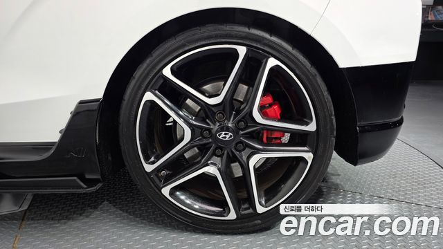 Hyundai Veloster 2023 — photo 7