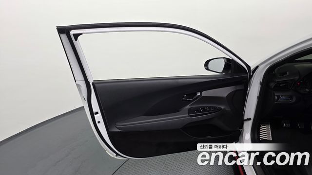 Hyundai Veloster 2023 — photo 14