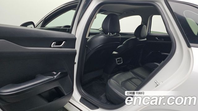 Kia K5 2020 — photo 11