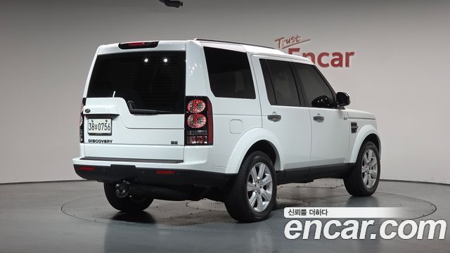 Land Rover Discovery 2016 — photo 2