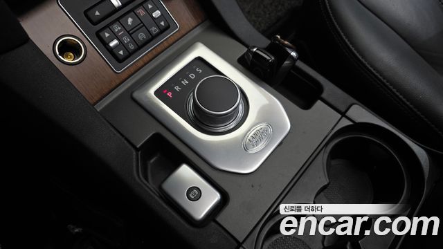 Land Rover Discovery 2016 — photo 9