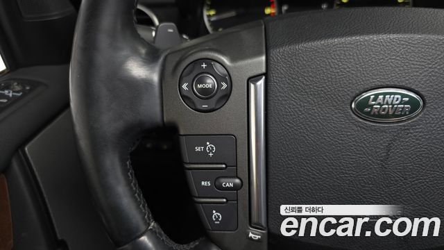 Land Rover Discovery 2016 — photo 16