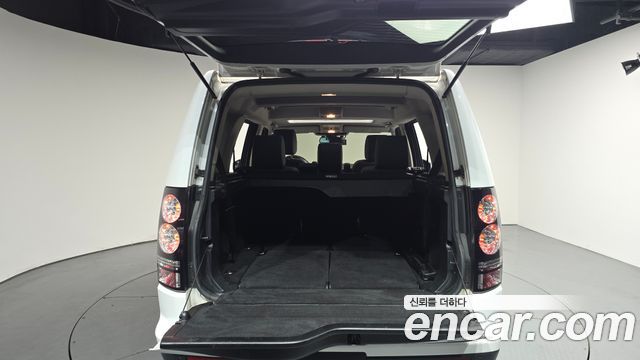 Land Rover Discovery 2016 — photo 20