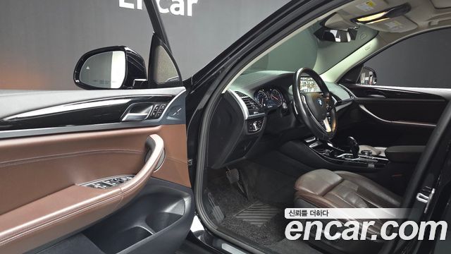 BMW X3 2018 — photo 17