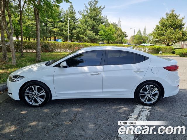 Hyundai AVANTE 2018 — photo 4