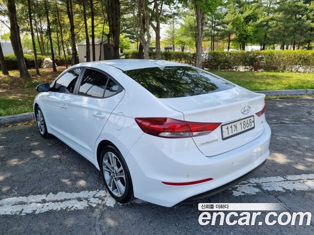 Hyundai AVANTE 2018 — photo 6