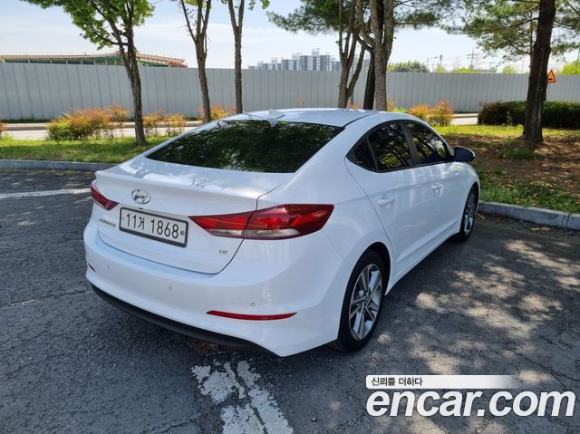 Hyundai AVANTE 2018 — photo 7