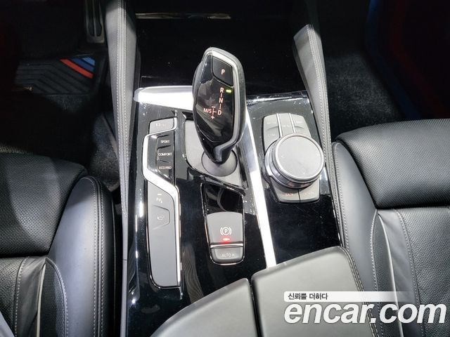 BMW 5-Series 2019 — photo 9