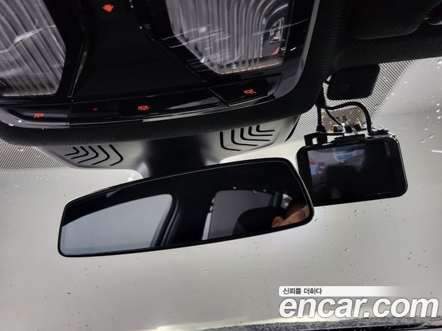 BMW 5-Series 2019 — photo 11