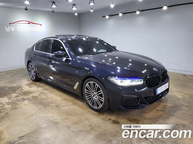 BMW 5-Series 2019 — photo 16