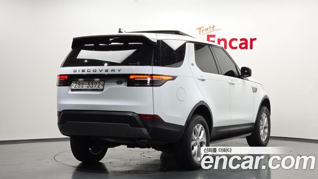 Land Rover Discovery 2019 — photo 2