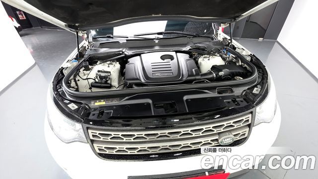 Land Rover Discovery 2019 — photo 6