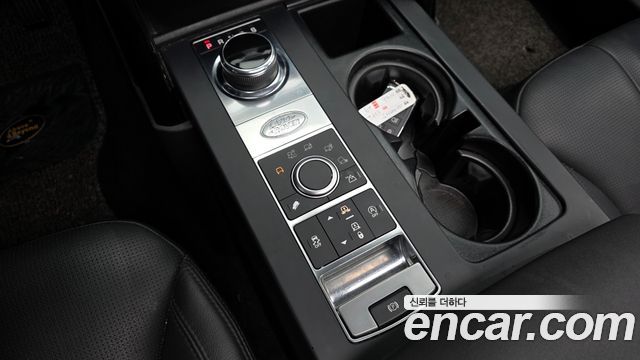 Land Rover Discovery 2019 — photo 9