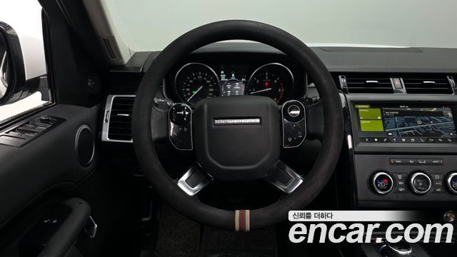 Land Rover Discovery 2019 — photo 13