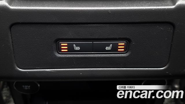Land Rover Discovery 2019 — photo 19