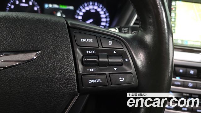 Genesis G80 2017 — photo 17