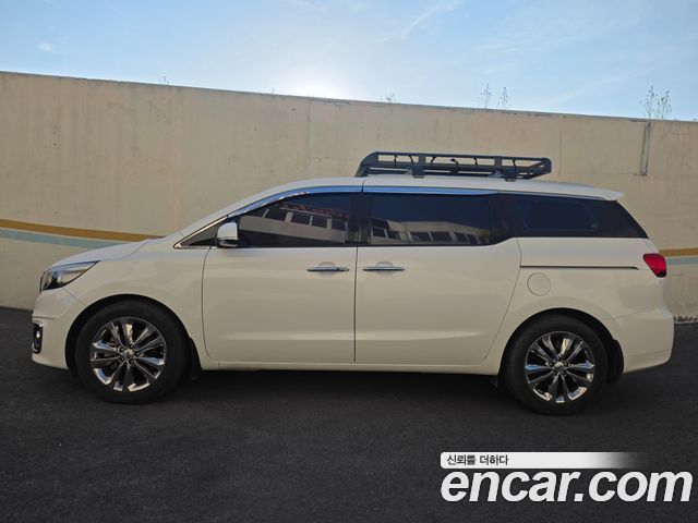 Kia Canival 2017 — photo 3