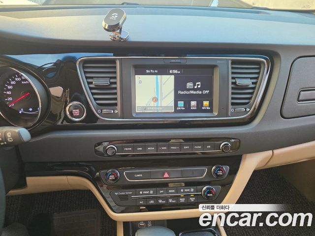 Kia Canival 2017 — photo 10