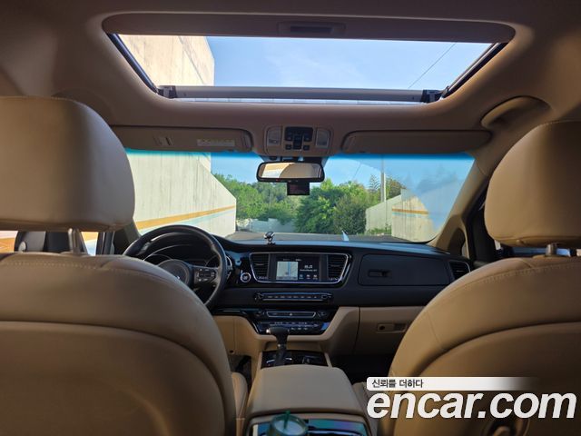 Kia Canival 2017 — photo 13