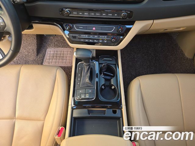 Kia Canival 2017 — photo 14