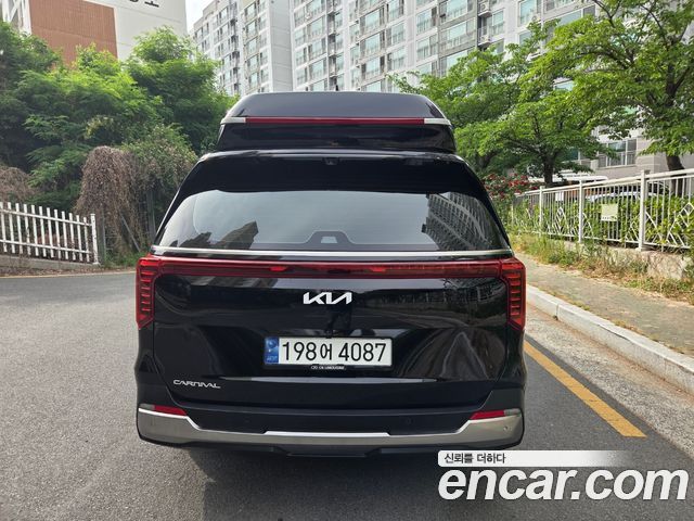 Kia Canival 2024 — photo 4
