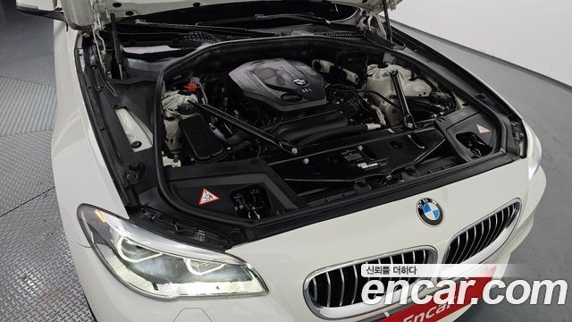 BMW 5-Series 2016 — photo 6