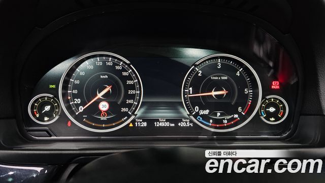 BMW 5-Series 2016 — photo 8