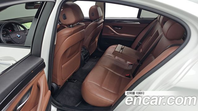 BMW 5-Series 2016 — photo 12