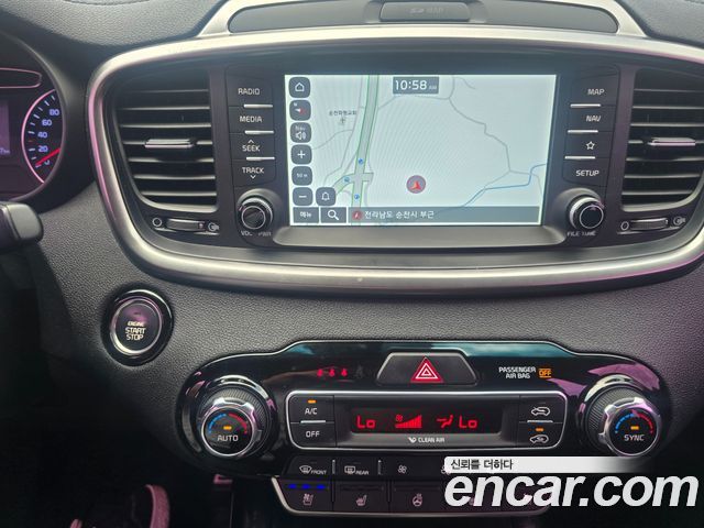 Kia Sorento 2019 — photo 12