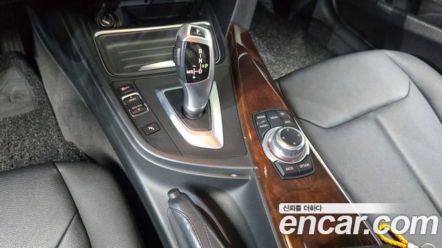 BMW 3-Series 2012 — photo 9