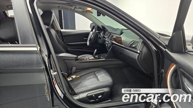 BMW 3-Series 2012 — photo 11
