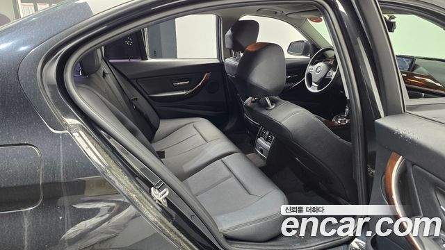 BMW 3-Series 2012 — photo 12