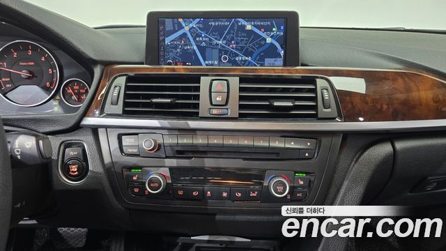 BMW 3-Series 2012 — photo 14