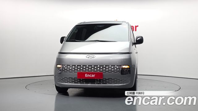 Hyundai Staria 2022 — photo 3