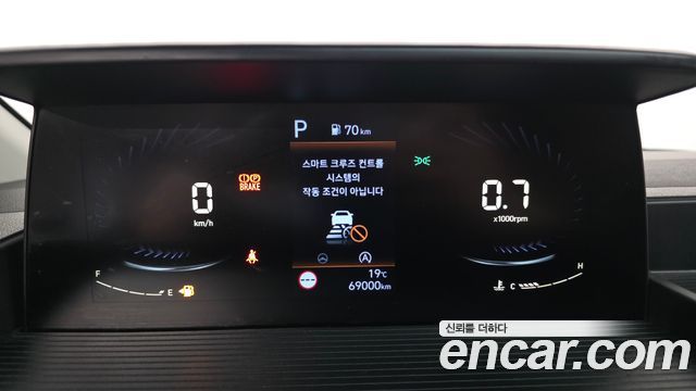 Hyundai Staria 2022 — photo 8