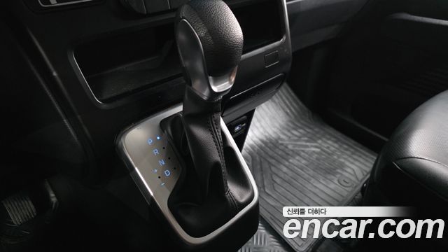 Hyundai Staria 2022 — photo 9
