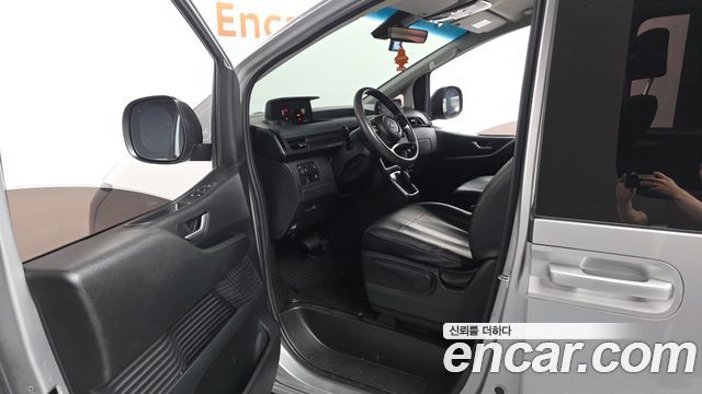 Hyundai Staria 2022 — photo 10