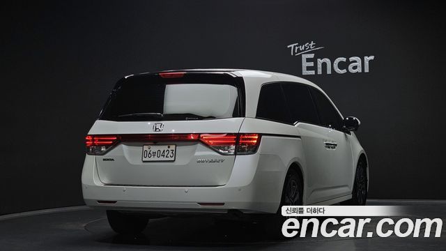 Honda Odyssey 2016 — photo 2