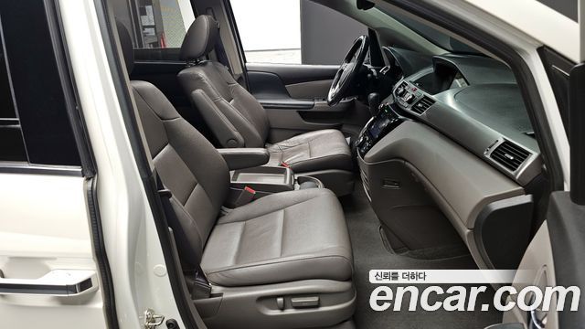 Honda Odyssey 2016 — photo 10
