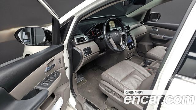 Honda Odyssey 2016 — photo 12