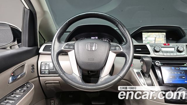Honda Odyssey 2016 — photo 13