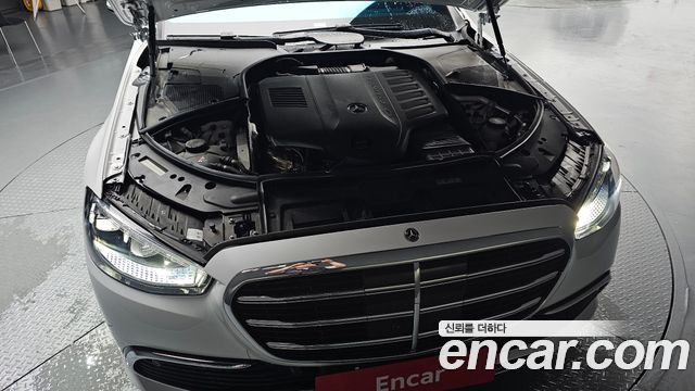 Mercedes-Benz S-Class 2024 — photo 6
