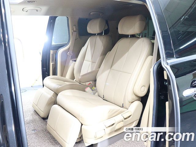 Kia Canival 2020 — photo 13