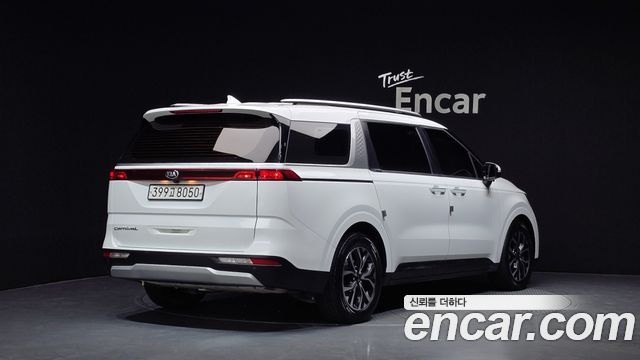 Kia Canival 2021 — photo 2