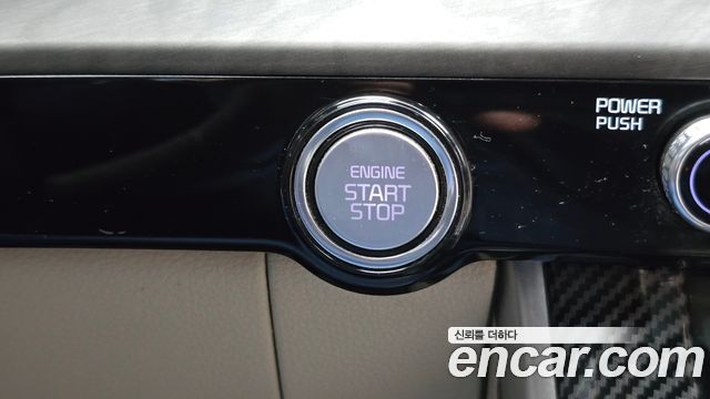 Kia Canival 2021 — photo 19